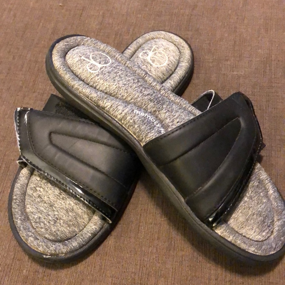 Memory foam flip flops.